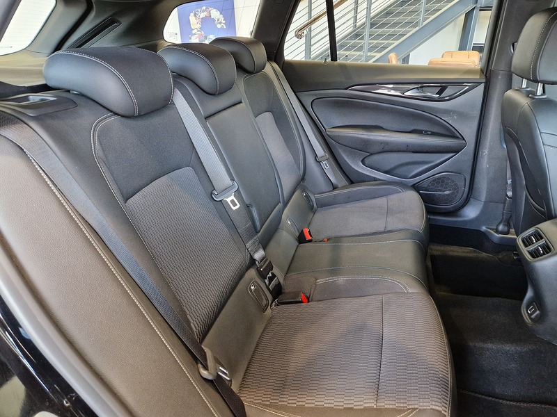 Vauxhall Insignia Turbo D BlueInjection SRi VX Line Nav - U12170