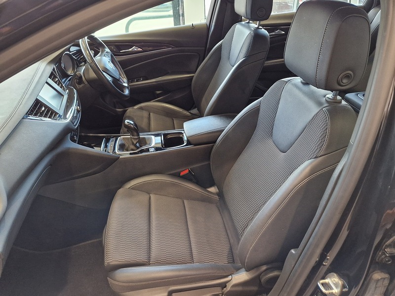 Vauxhall Insignia Turbo D BlueInjection SRi VX Line Nav - U12170