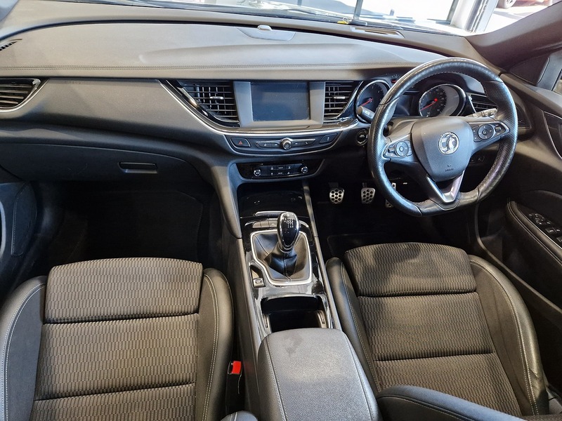 Vauxhall Insignia Turbo D BlueInjection SRi VX Line Nav - U12170