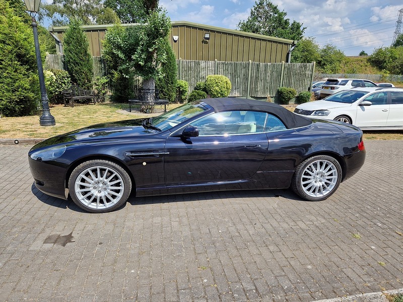 Aston Martin DB9 Volante - U12171