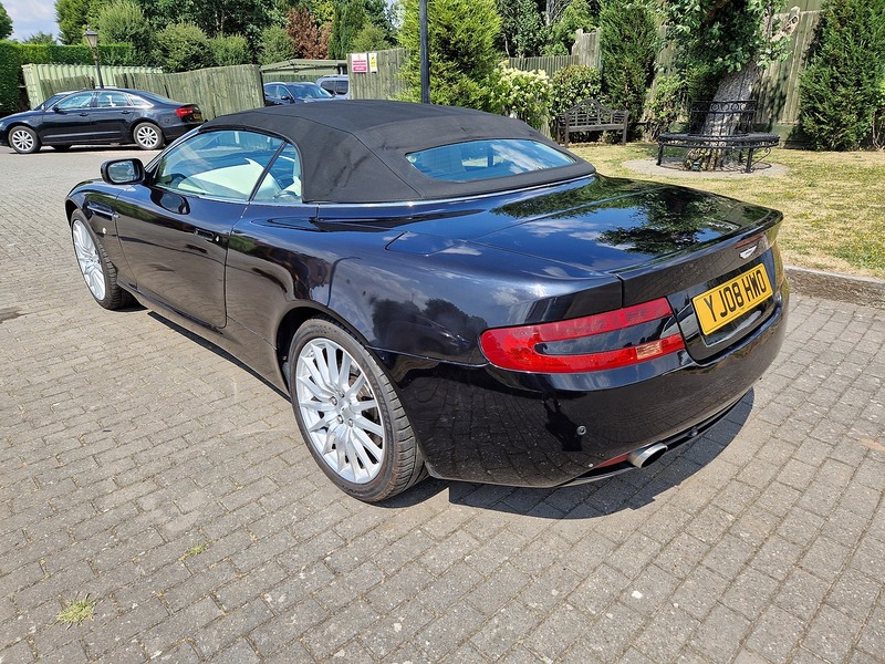 Aston Martin DB9 Volante - U12171