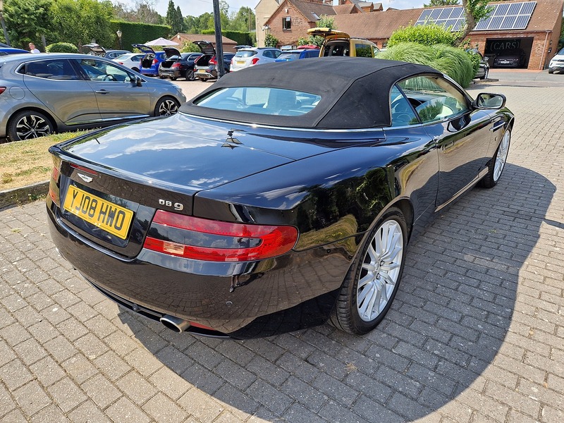 Aston Martin DB9 Volante - U12171
