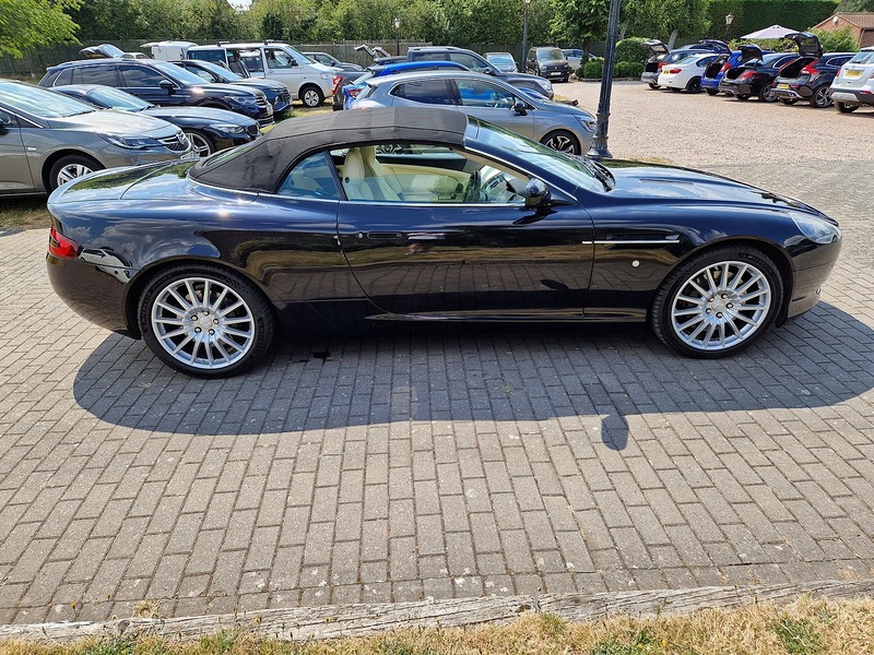 Aston Martin DB9 Volante - U12171
