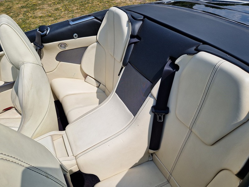 Aston Martin DB9 Volante - U12171