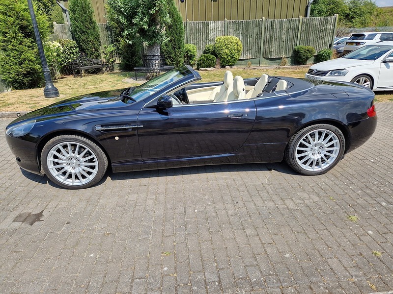 Aston Martin DB9 Volante - U12171