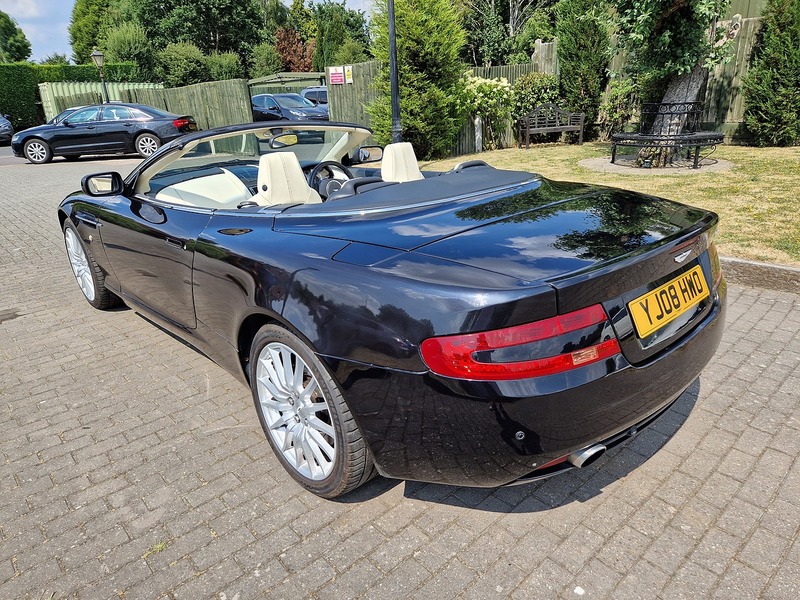 Aston Martin DB9 Volante - U12171
