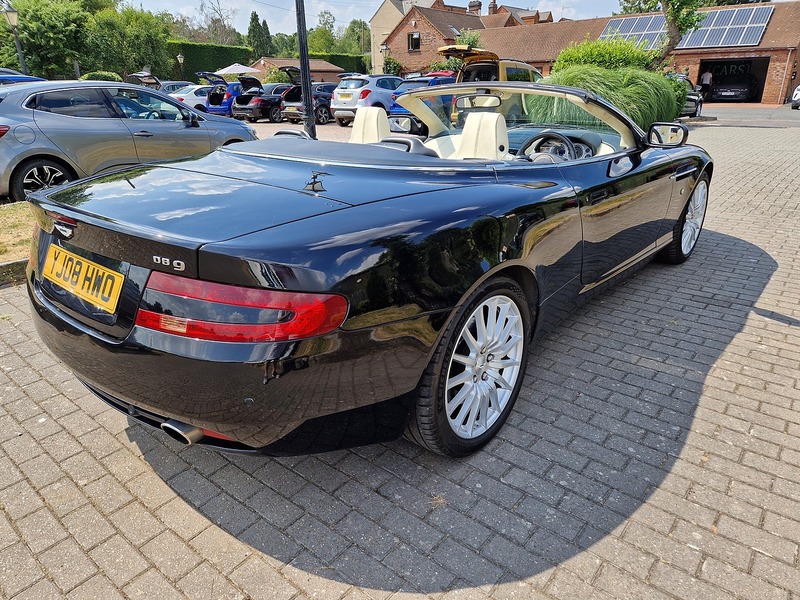 Aston Martin DB9 Volante - U12171