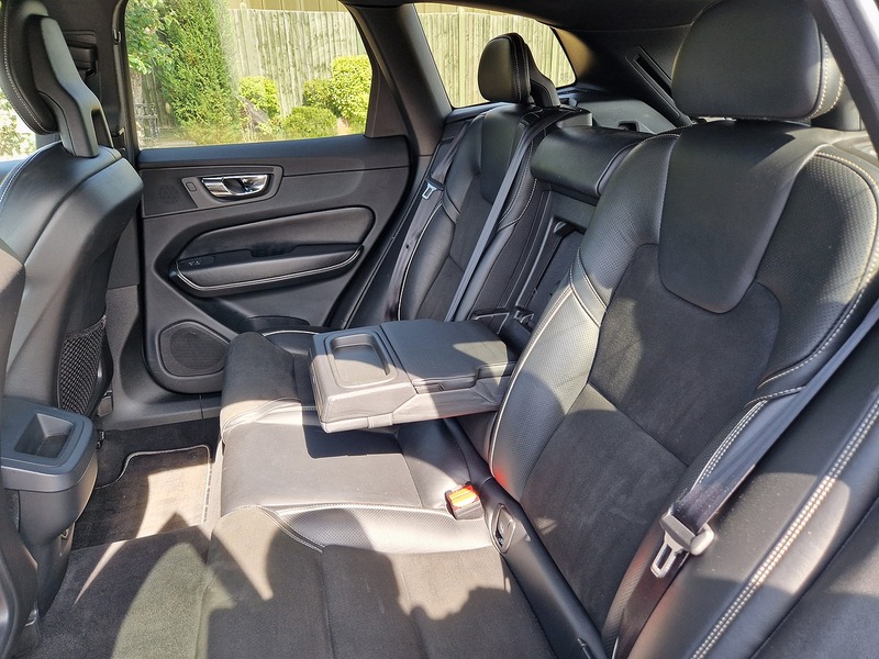 Volvo XC60 D5 PowerPulse R-Design - U12177