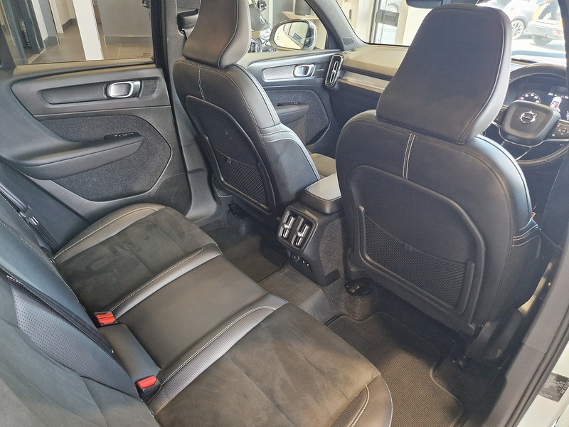 Volvo XC40 D4 First Edition - U12179