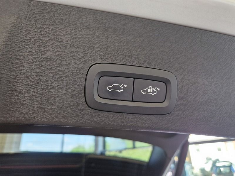 Volvo XC40 D4 First Edition - U12179