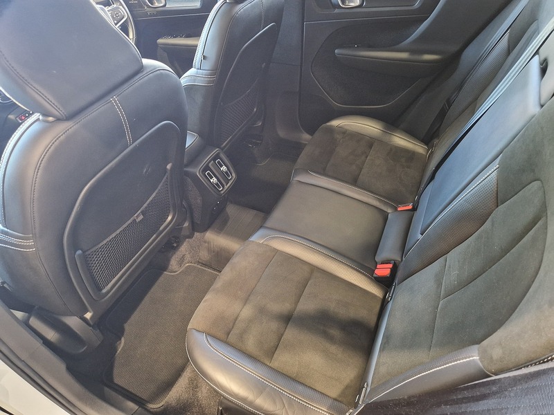 Volvo XC40 D4 First Edition - U12179