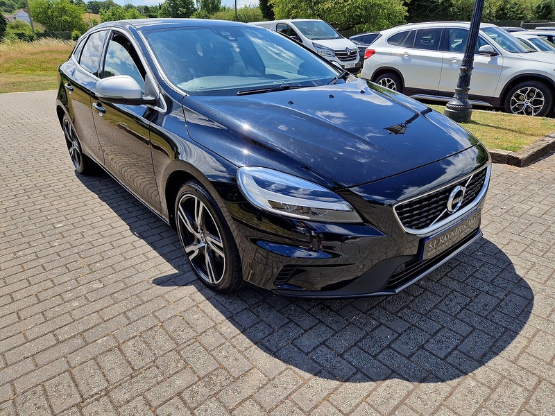 Volvo V40 T2 R-Design Edition - U12185