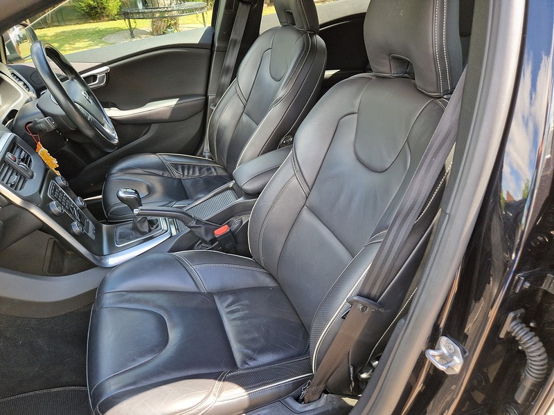 Volvo V40 T2 R-Design Edition - U12185
