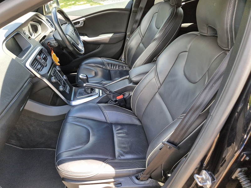 Volvo V40 T2 R-Design Edition - U12185