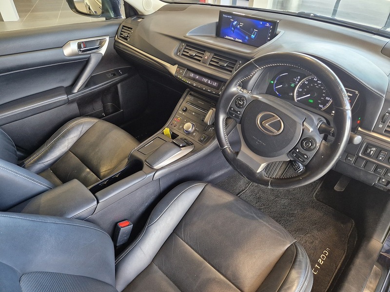 Lexus CT 200h Premier - U12192