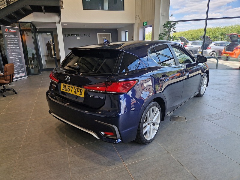 Lexus CT 200h Premier - U12192