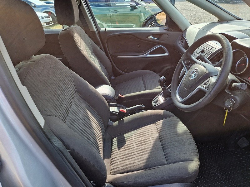 Vauxhall Zafira Tourer Exclusiv - U12202