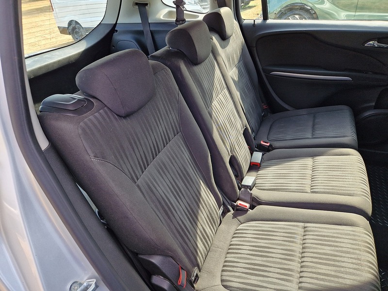 Vauxhall Zafira Tourer Exclusiv - U12202