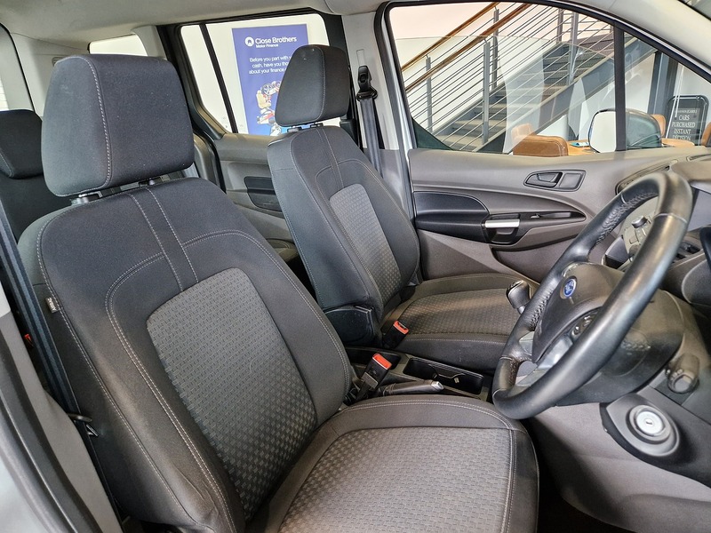 Ford Tourneo Connect EcoBlue Zetec - U12210