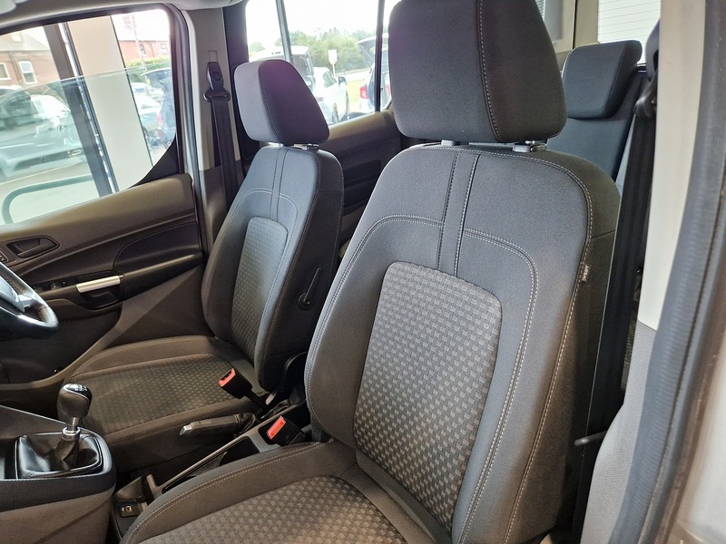 Ford Tourneo Connect EcoBlue Zetec - U12210