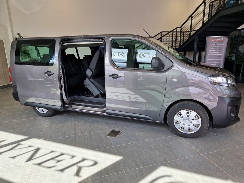 Vauxhall Vivaro Life Electric Combi - U12218