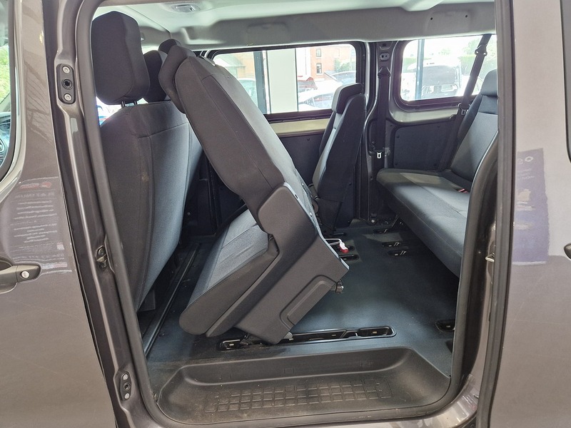 Vauxhall Vivaro Life Electric Combi - U12218