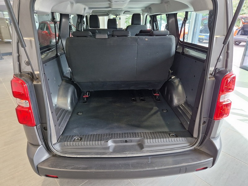 Vauxhall Vivaro Life Electric Combi - U12218