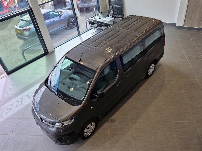 Vauxhall Vivaro Life Electric Combi - U12218