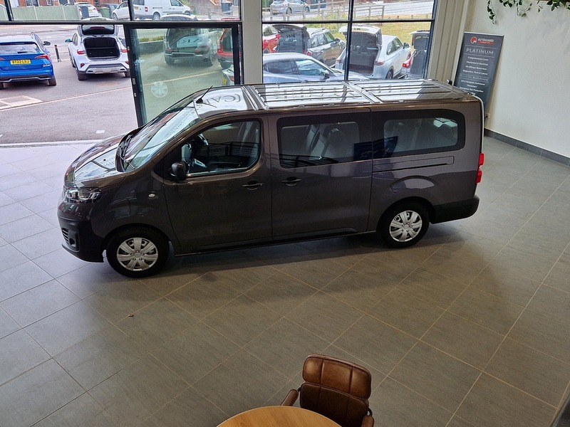 Vauxhall Vivaro Life Electric Combi - U12218
