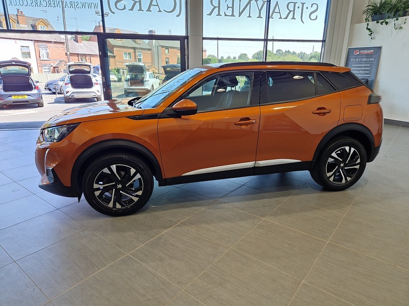 Peugeot 2008 PureTech Allure - U12223