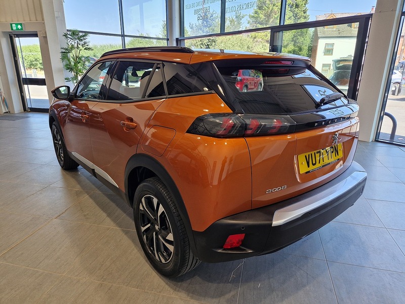 Peugeot 2008 PureTech Allure - U12223