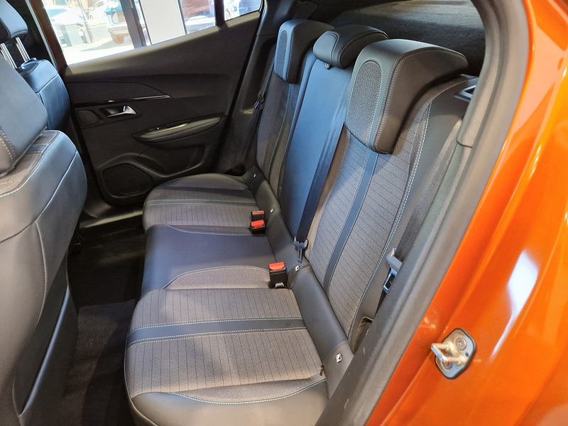 Peugeot 2008 PureTech Allure - U12223