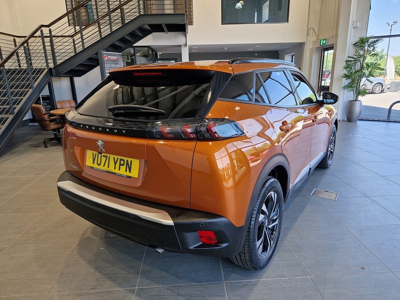 Peugeot 2008 PureTech Allure - U12223