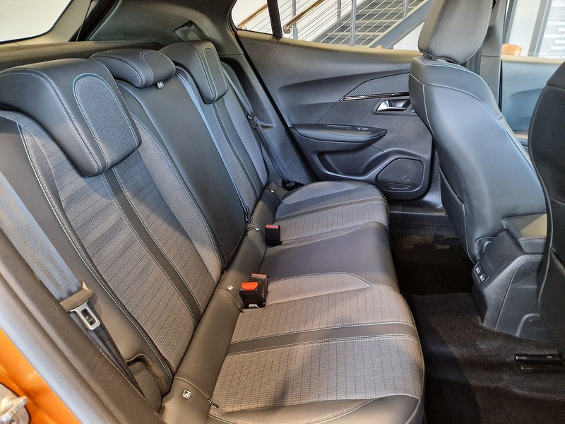 Peugeot 2008 PureTech Allure - U12223