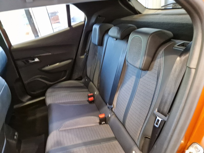 Peugeot 2008 PureTech Allure - U12223
