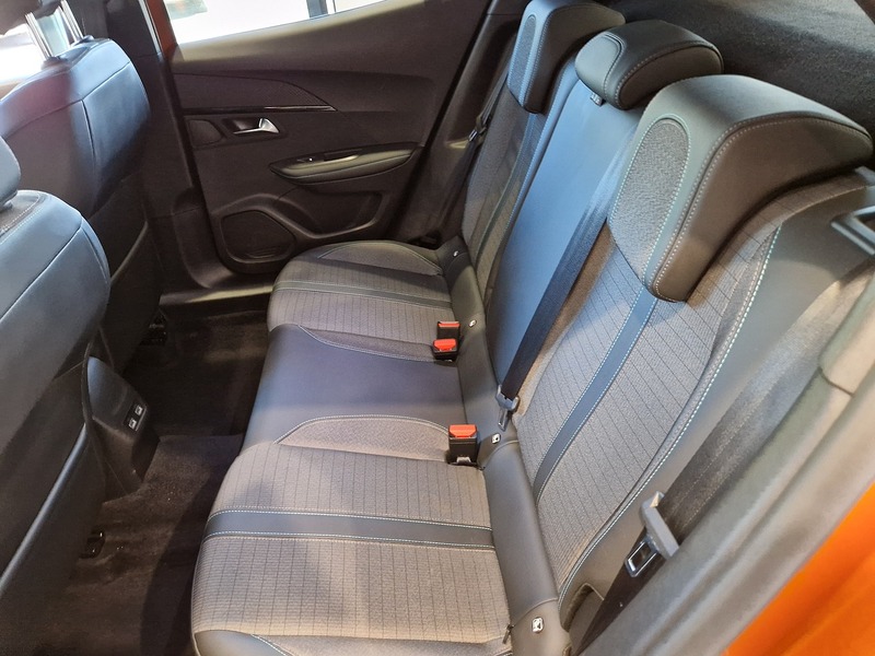 Peugeot 2008 PureTech Allure - U12223