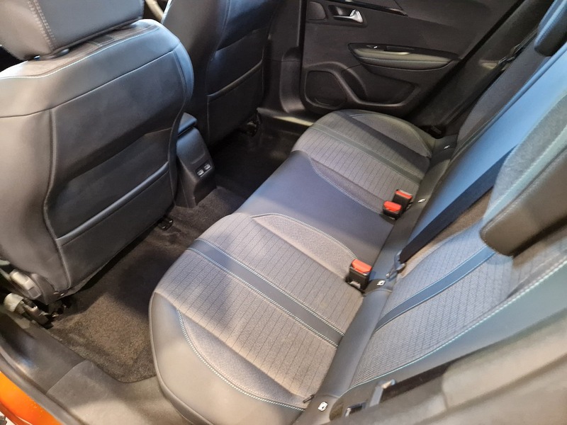 Peugeot 2008 PureTech Allure - U12223