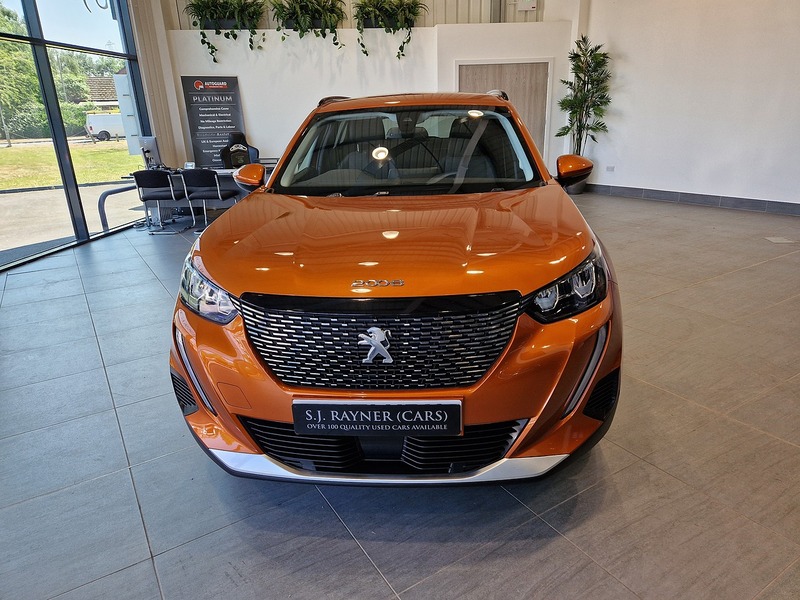 Peugeot 2008 PureTech Allure - U12223