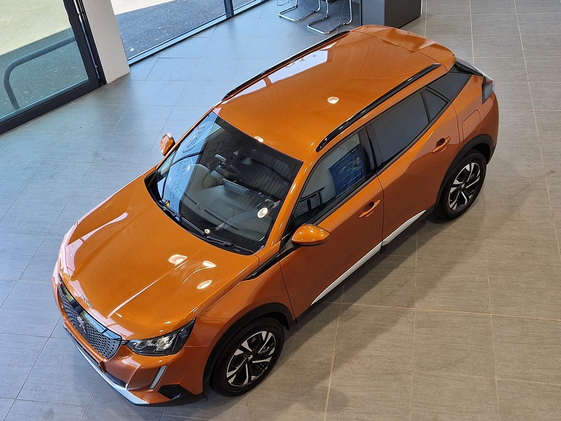 Peugeot 2008 PureTech Allure - U12223