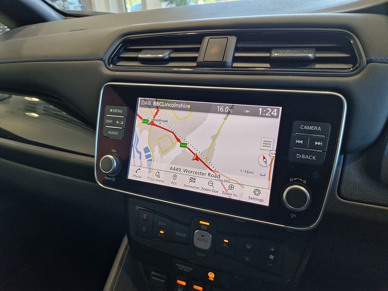 Nissan Leaf N-Connecta - U12228