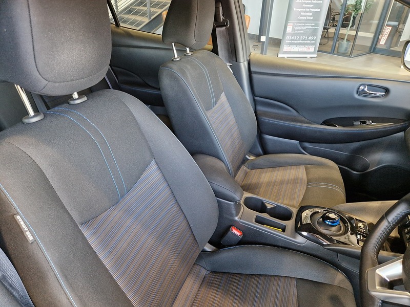 Nissan Leaf N-Connecta - U12228