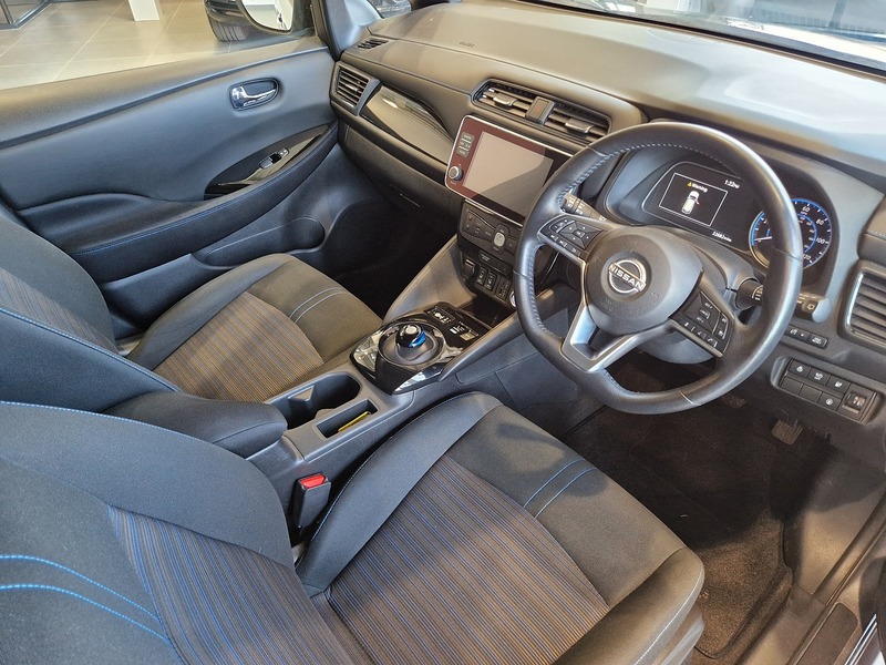 Nissan Leaf N-Connecta - U12228
