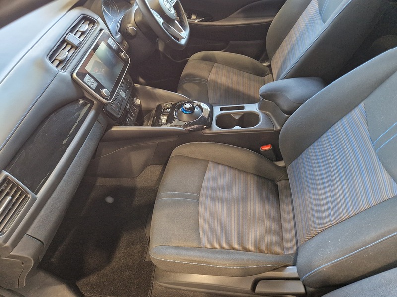 Nissan Leaf N-Connecta - U12228
