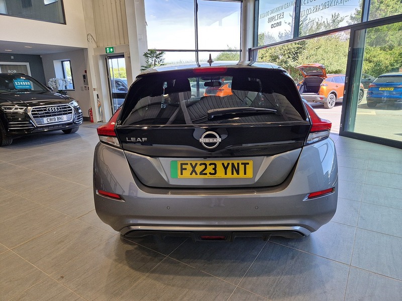 Nissan Leaf N-Connecta - U12228
