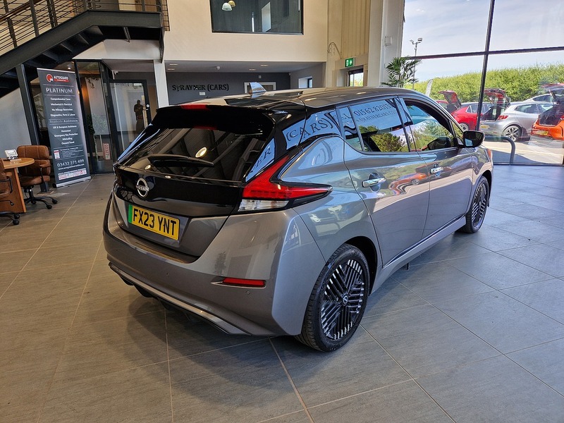 Nissan Leaf N-Connecta - U12228