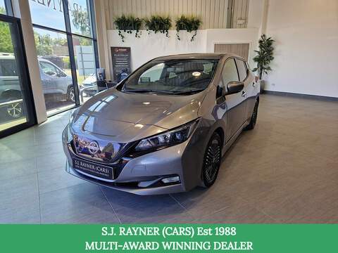Nissan Leaf 1.2 PureTech Performance Line Hatchback 5dr Petrol EAT8 Euro 6 (s/s) (130 ps)