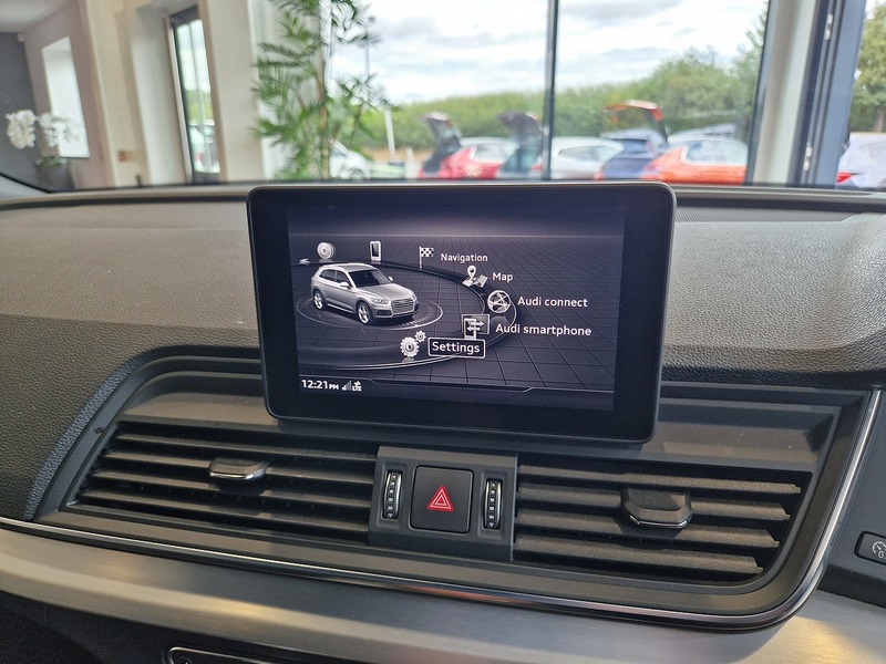 Audi Q5 TFSI S line - U12237