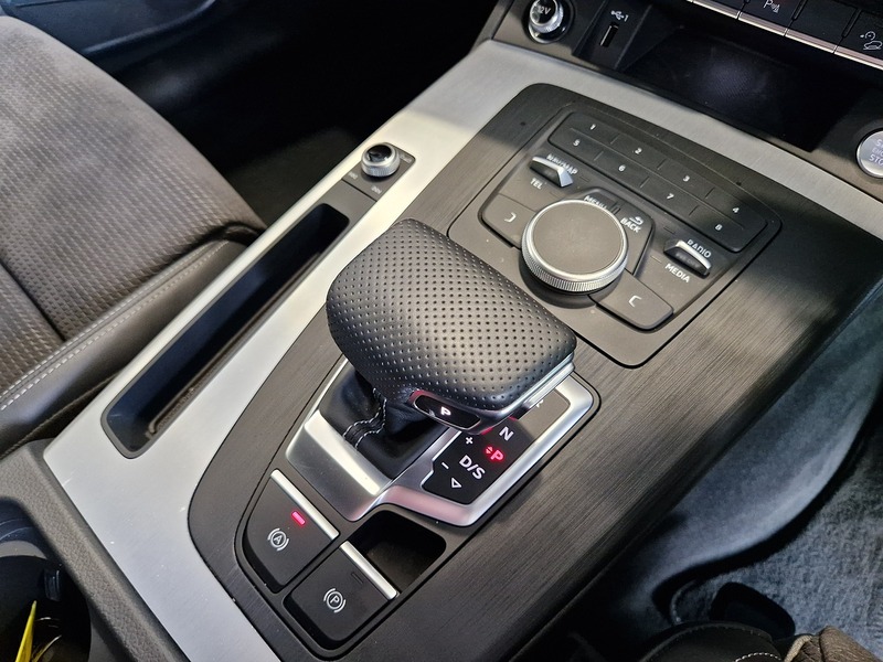 Audi Q5 TFSI S line - U12237