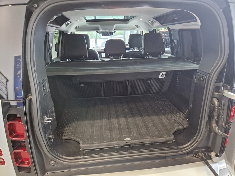 Land Rover Defender 110 SD4 First Edition - U12241