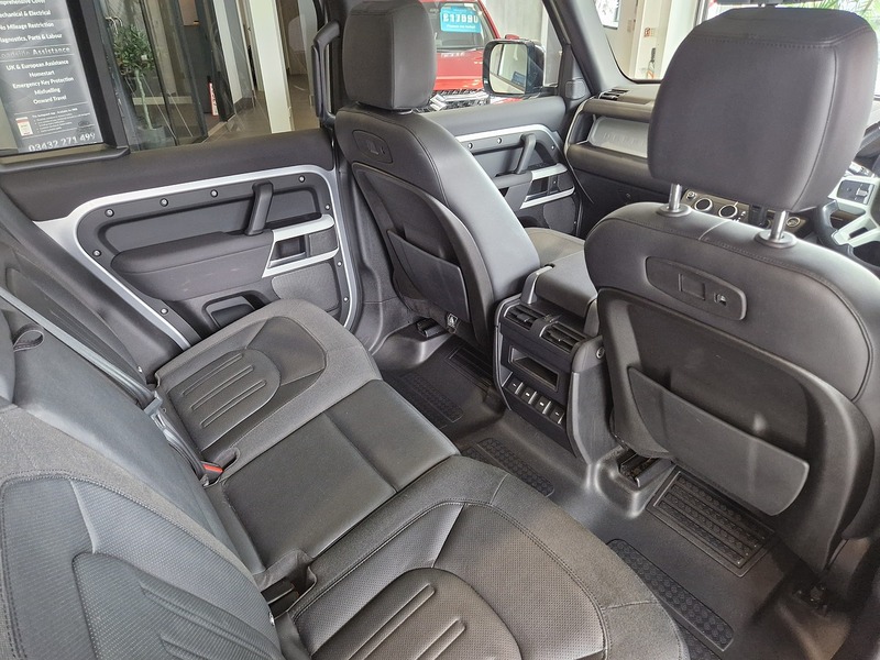 Land Rover Defender 110 SD4 First Edition - U12241